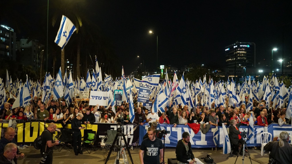 הפגנת מתנגדי ההפיכה המשטרית בנתניה | צילום: איתי רון 